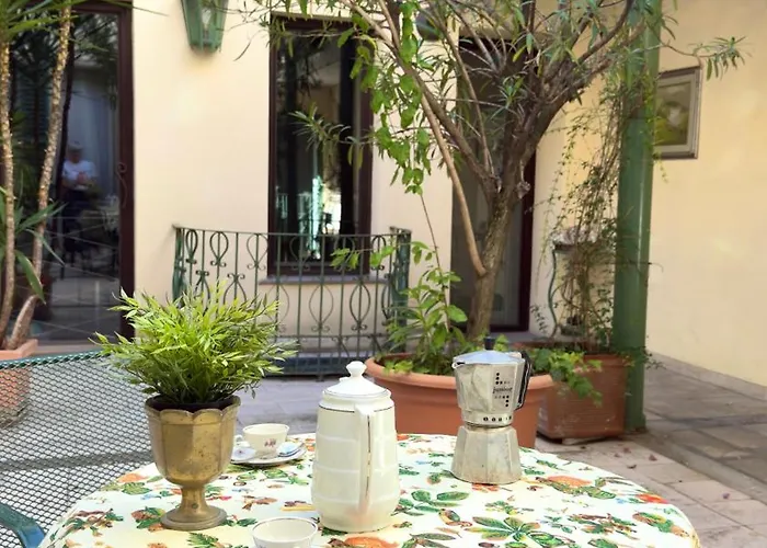 Corte Onorata - Manu Maison *